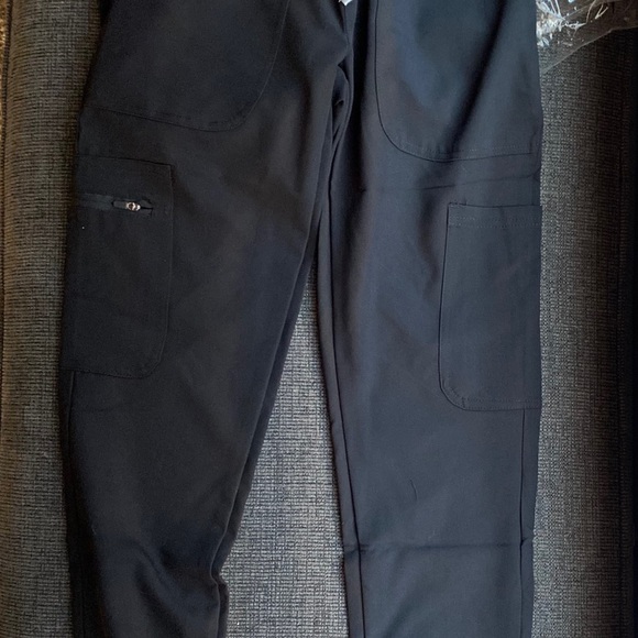 Brand New Jogger Scrub SET(s) $39 each set 🩺 - Picture 3 of 4